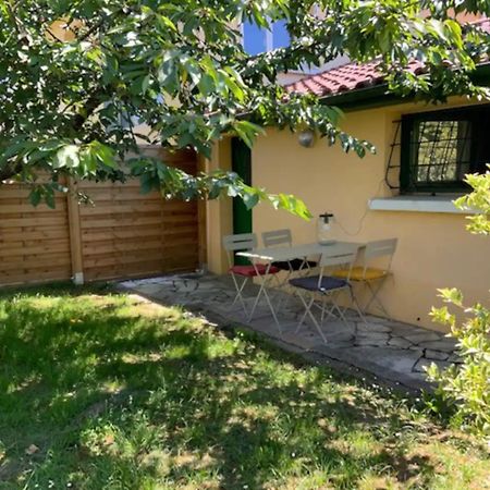 Maisonnette 2 A 4 Pers- Jardin Privatif Cloture- Calme- Stationnement Gratuit- Pau Ouest Billere المظهر الخارجي الصورة
