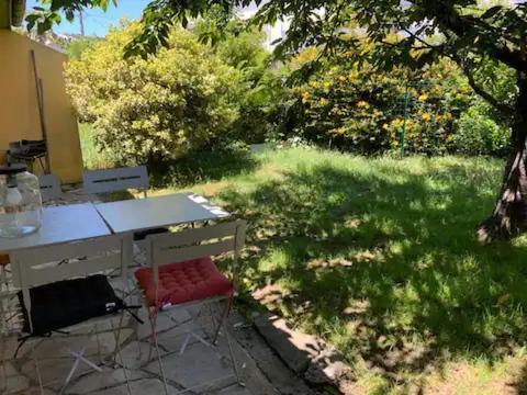 Maisonnette 2 A 4 Pers- Jardin Privatif Cloture- Calme- Stationnement Gratuit- Pau Ouest Billere المظهر الخارجي الصورة