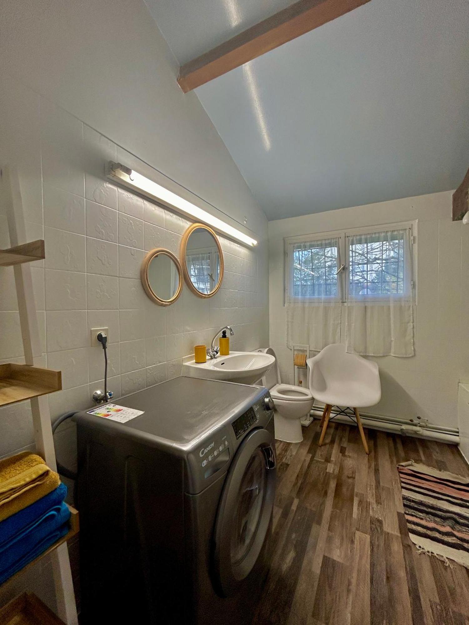 Maisonnette 2 A 4 Pers- Jardin Privatif Cloture- Calme- Stationnement Gratuit- Pau Ouest Billere المظهر الخارجي الصورة
