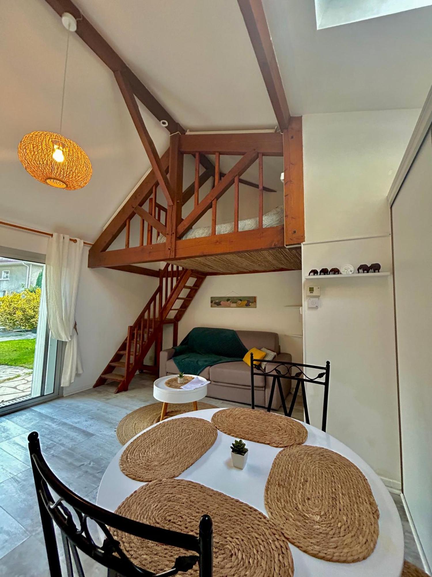 Maisonnette 2 A 4 Pers- Jardin Privatif Cloture- Calme- Stationnement Gratuit- Pau Ouest Billere المظهر الخارجي الصورة